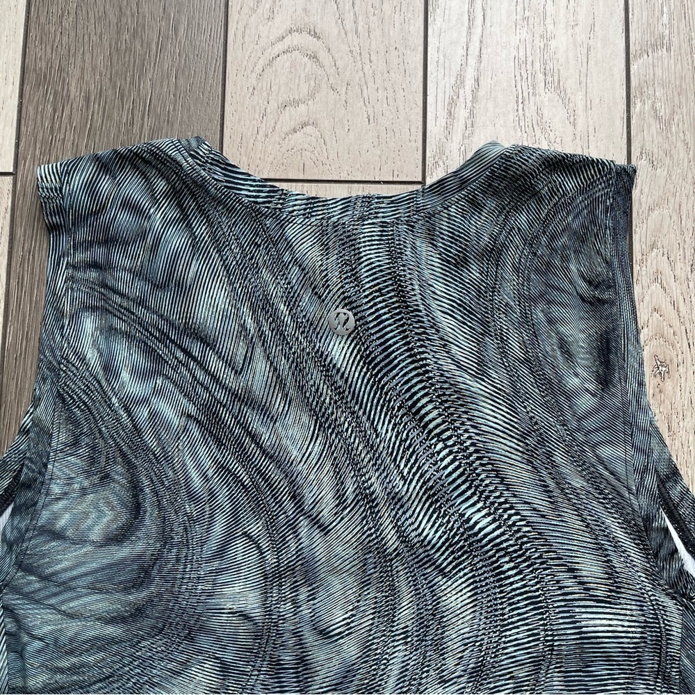 Lululemon Sleeveless Women's Top - Picture 3 of 5